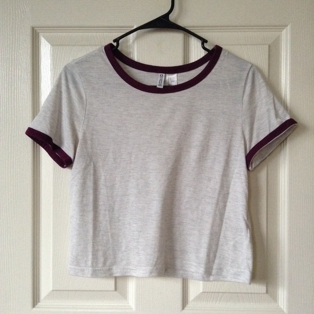 H&M Divided white and red care neck t-shirt